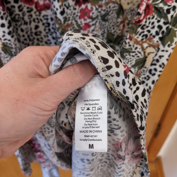 LuLaRoe Medium Carly swing dress - Picture 4 of 5